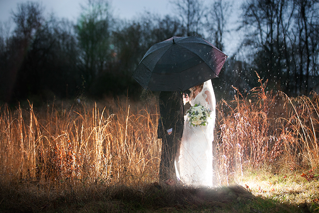 bride and groom, field, umbrella, rain