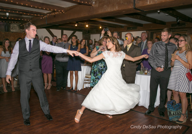 Bride-groom-first-dance